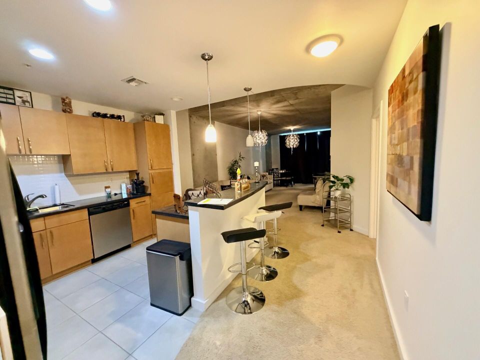 В аренду: $2,800 (1 спален, 1 ванн, 893 Квадратных фут)