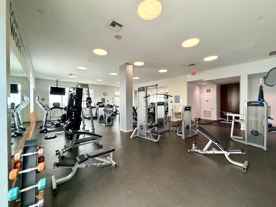 В аренду: $2,800 (1 спален, 1 ванн, 893 Квадратных фут)