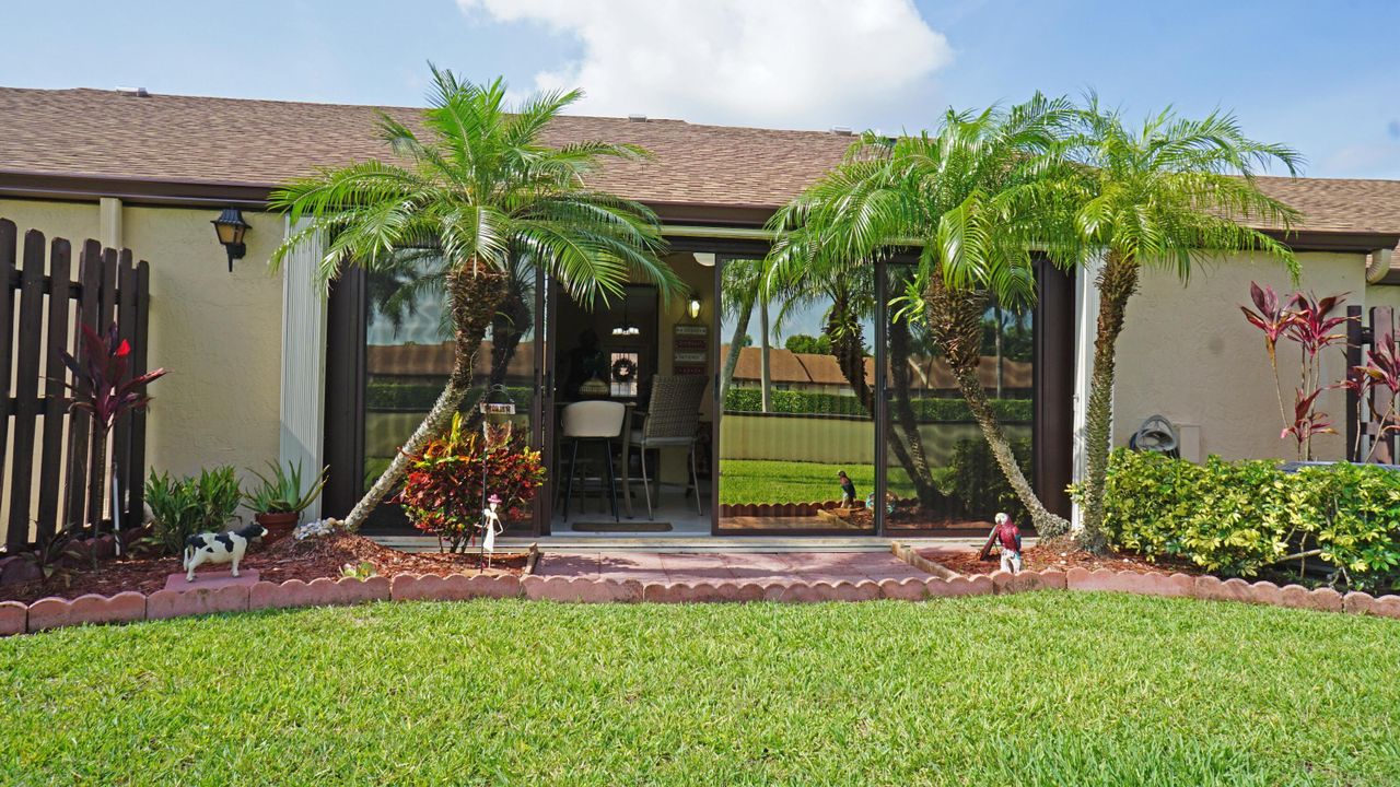 На продажу: $229,500 (2 спален, 2 ванн, 1370 Квадратных фут)