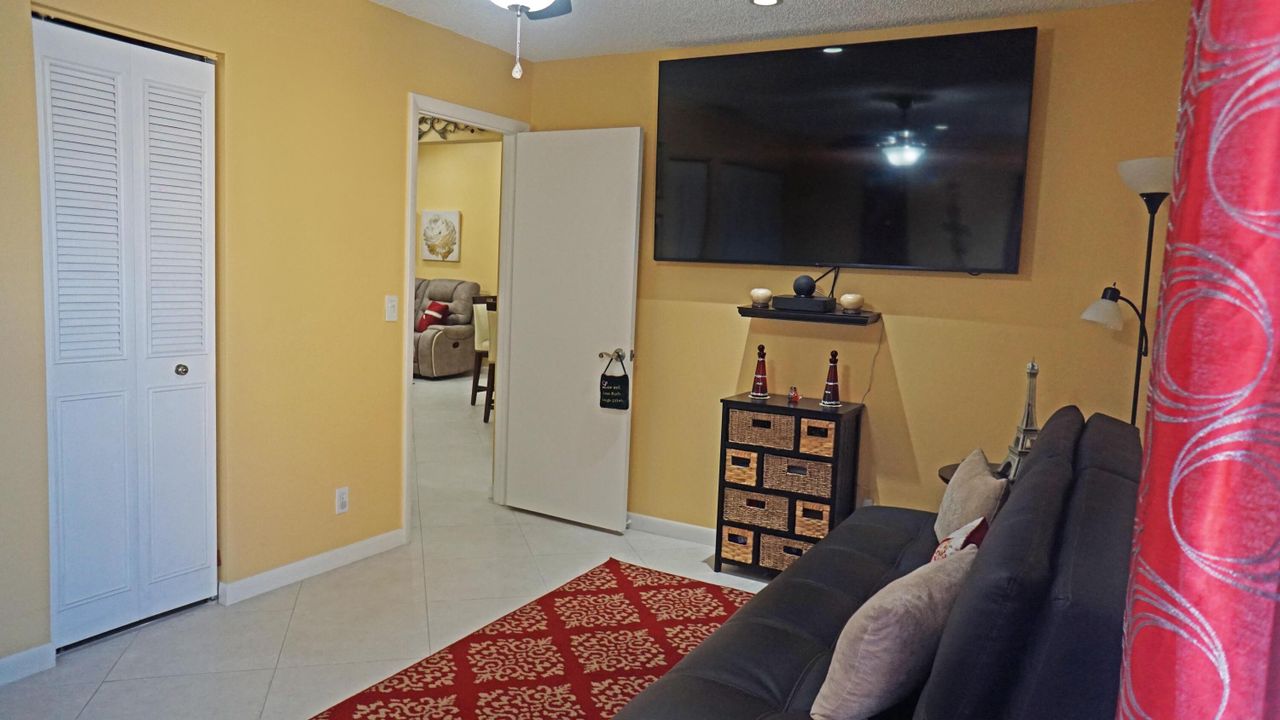 На продажу: $229,500 (2 спален, 2 ванн, 1370 Квадратных фут)