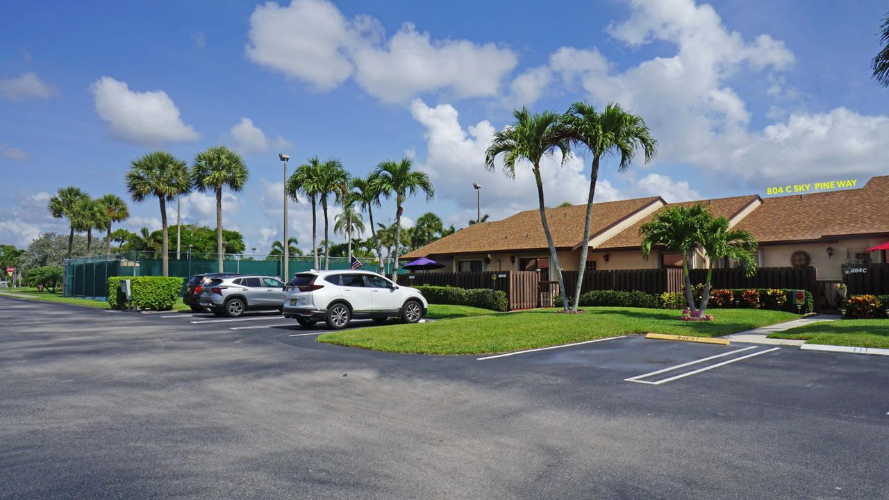 На продажу: $229,500 (2 спален, 2 ванн, 1370 Квадратных фут)