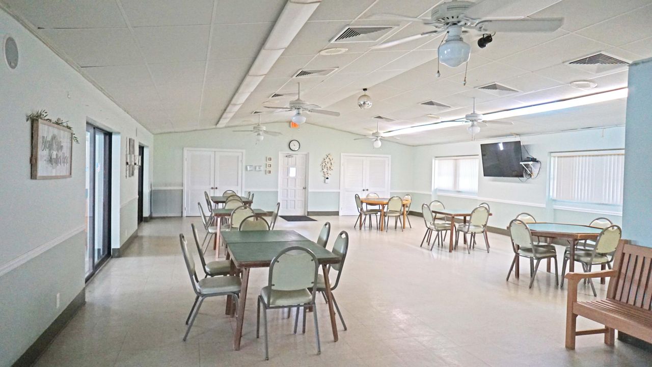 На продажу: $229,500 (2 спален, 2 ванн, 1370 Квадратных фут)