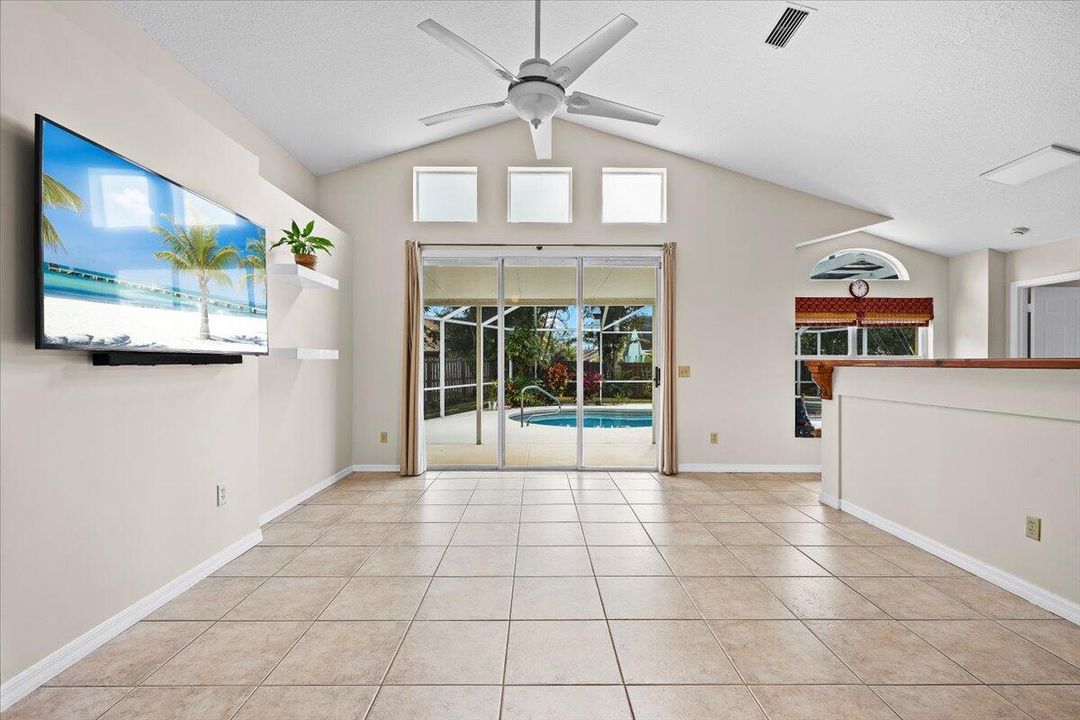 For Sale: $419,500 (3 beds, 2 baths, 1657 Square Feet)