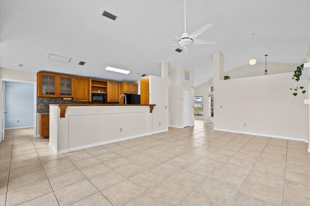 For Sale: $419,500 (3 beds, 2 baths, 1657 Square Feet)