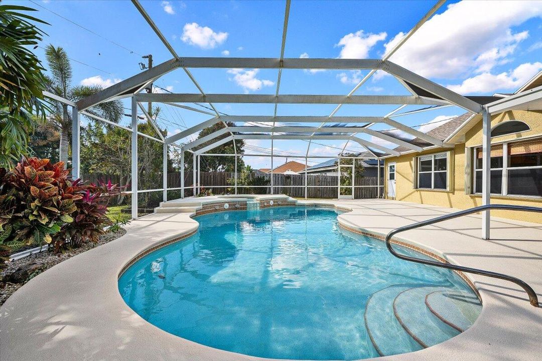 For Sale: $419,500 (3 beds, 2 baths, 1657 Square Feet)