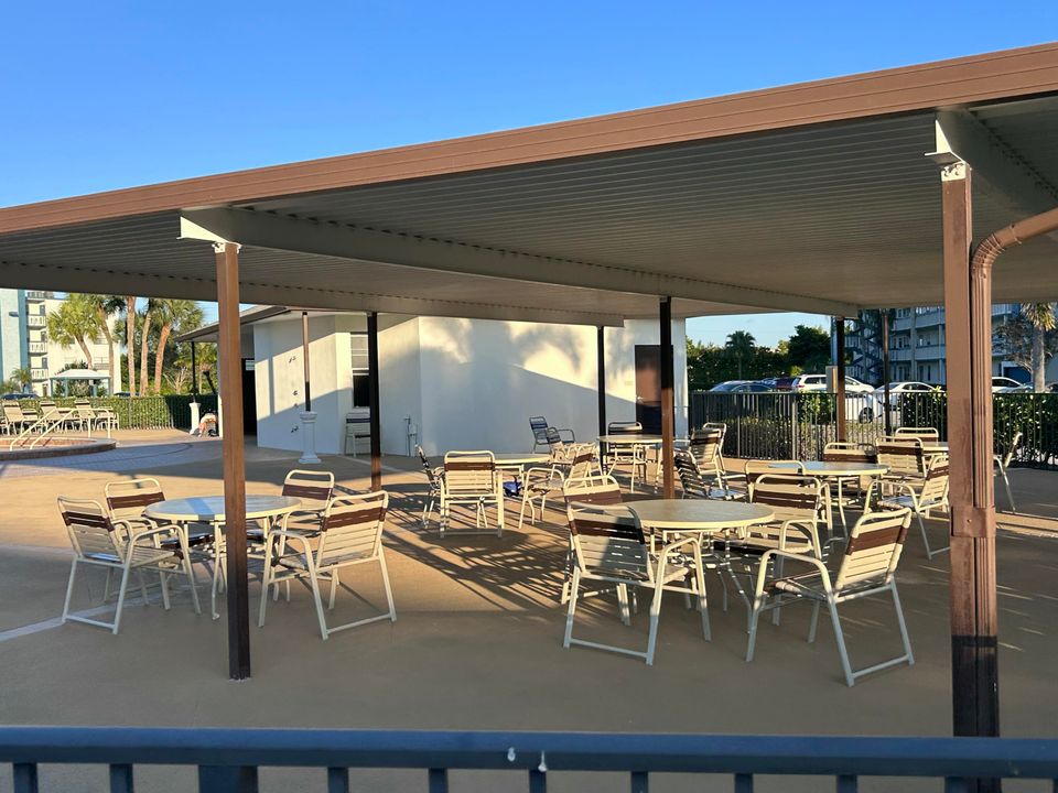 待售: $84,900 (2 贝兹, 2 浴室, 896 平方英尺)