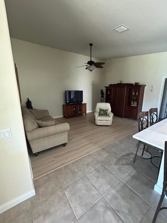 出租: $2,550 (2 贝兹, 2 浴室, 1526 平方英尺)