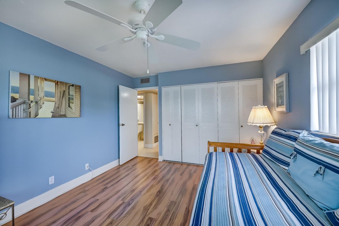 For Sale: $125,000 (2 beds, 2 baths, 880 Square Feet)