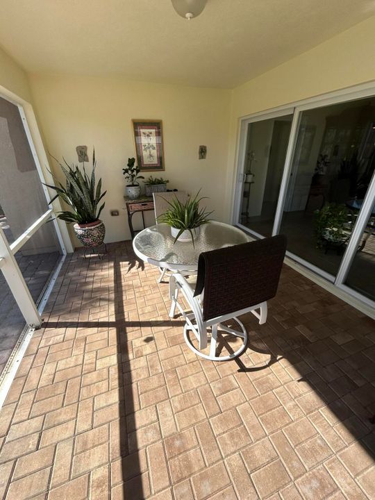 出租: $2,550 (2 贝兹, 2 浴室, 1526 平方英尺)