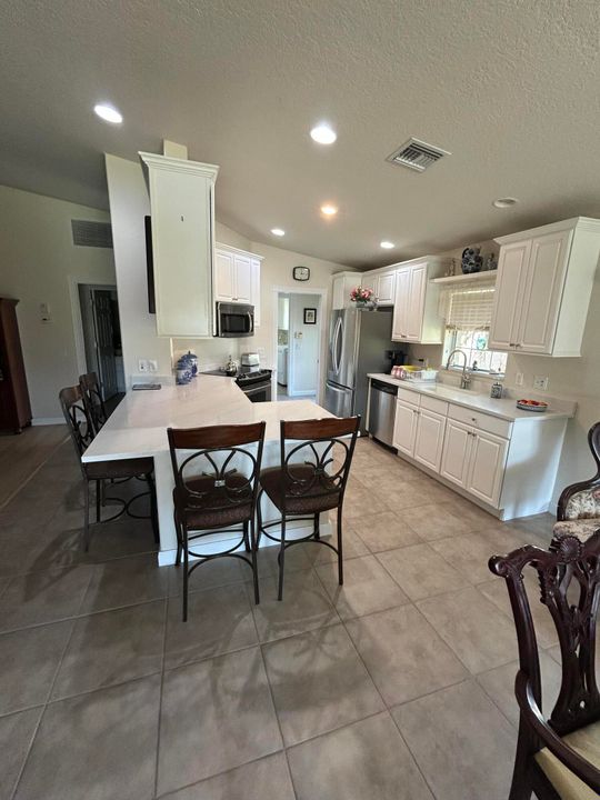 出租: $2,550 (2 贝兹, 2 浴室, 1526 平方英尺)