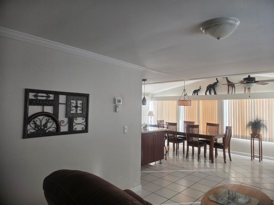 For Sale: $89,000 (2 beds, 2 baths, 1258 Square Feet)