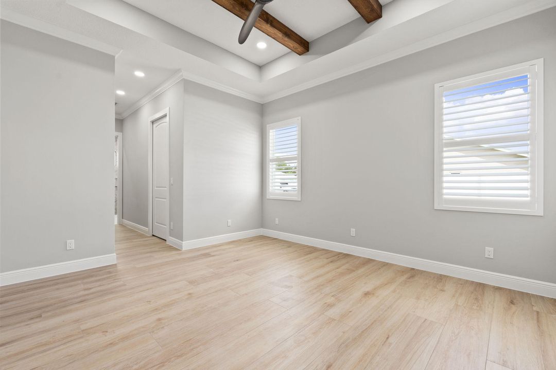 En Venta: $845,900 (4 camas, 4 baños, 2300 Pies cuadrados)