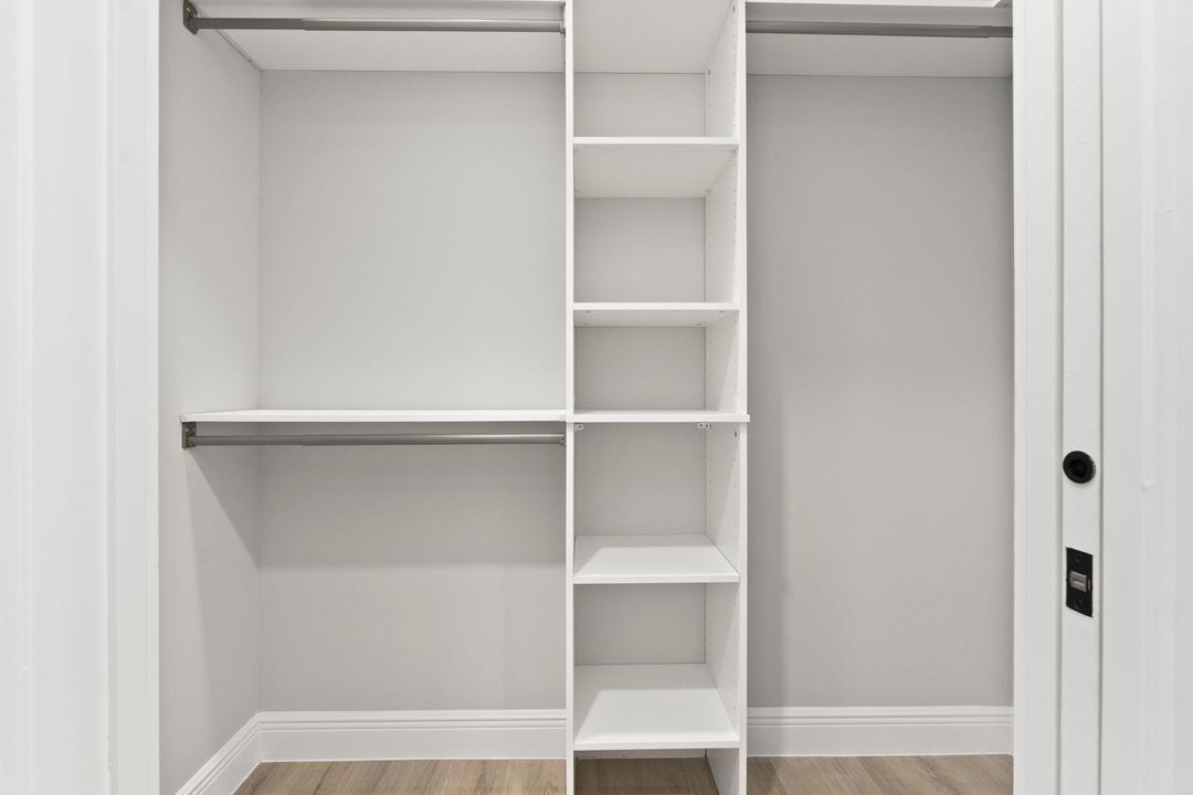 En Venta: $845,900 (4 camas, 4 baños, 2300 Pies cuadrados)