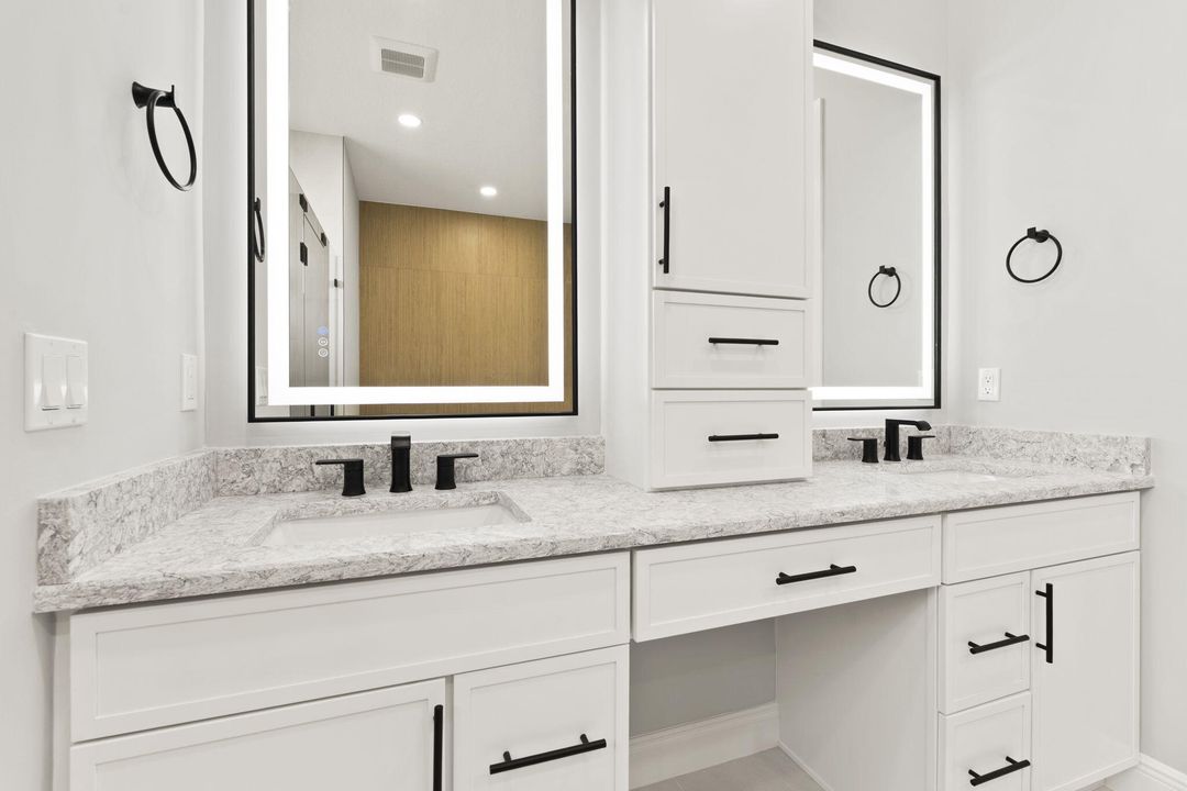 En Venta: $845,900 (4 camas, 4 baños, 2300 Pies cuadrados)