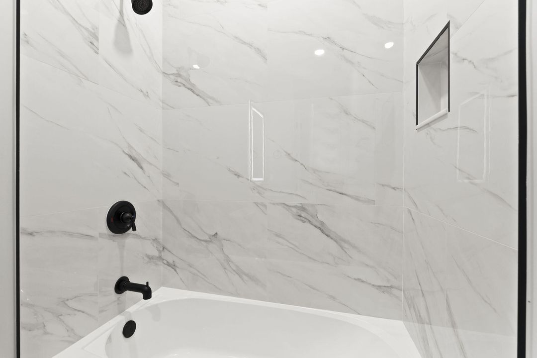 En Venta: $845,900 (4 camas, 4 baños, 2300 Pies cuadrados)