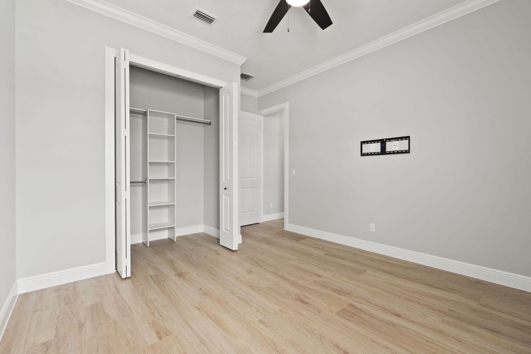 En Venta: $845,900 (4 camas, 4 baños, 2300 Pies cuadrados)