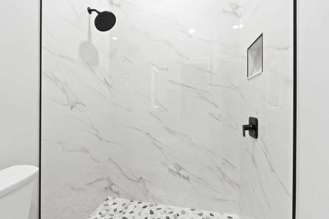 En Venta: $845,900 (4 camas, 4 baños, 2300 Pies cuadrados)