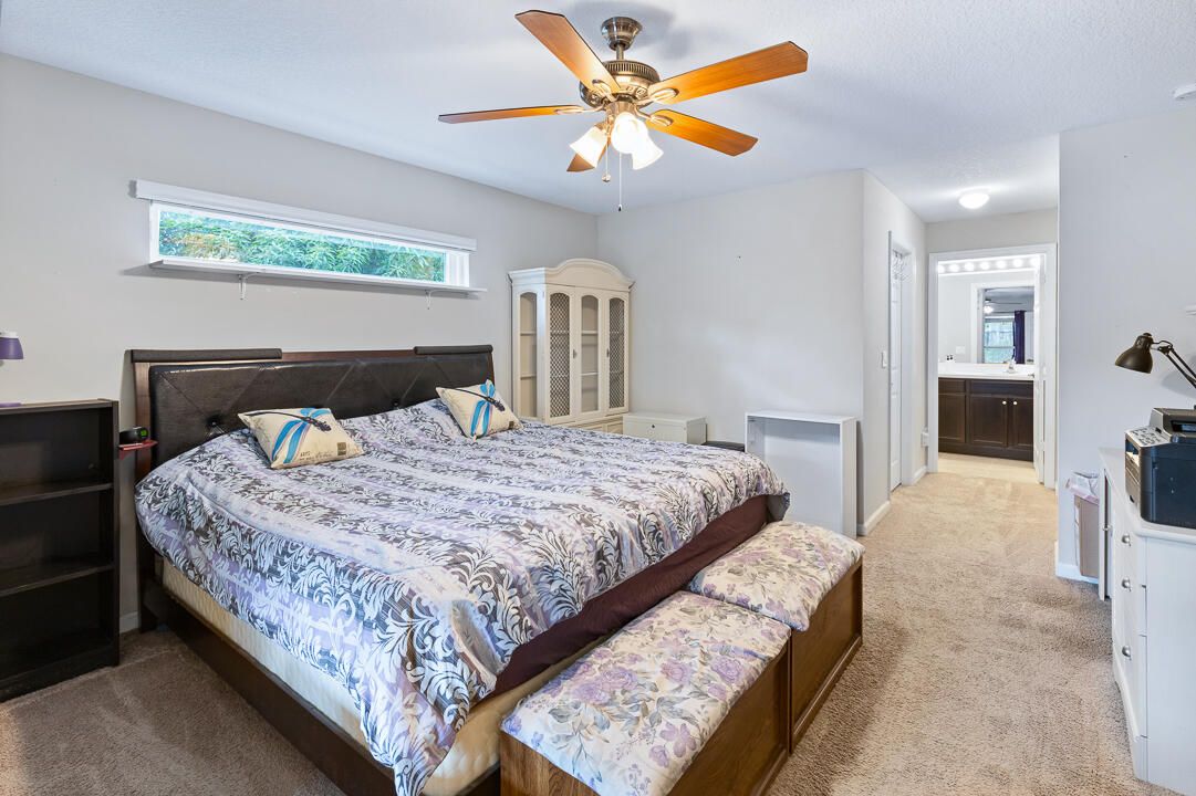 For Sale: $450,000 (4 beds, 2 baths, 1833 Square Feet)