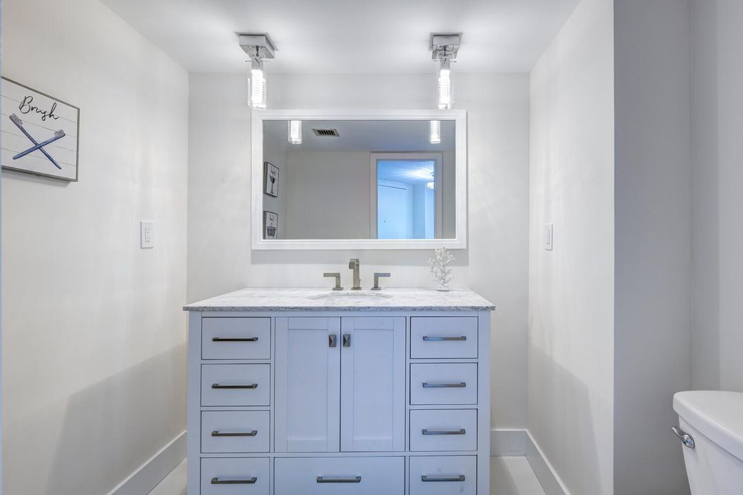 For Sale: $499,000 (1 beds, 1 baths, 1077 Square Feet)