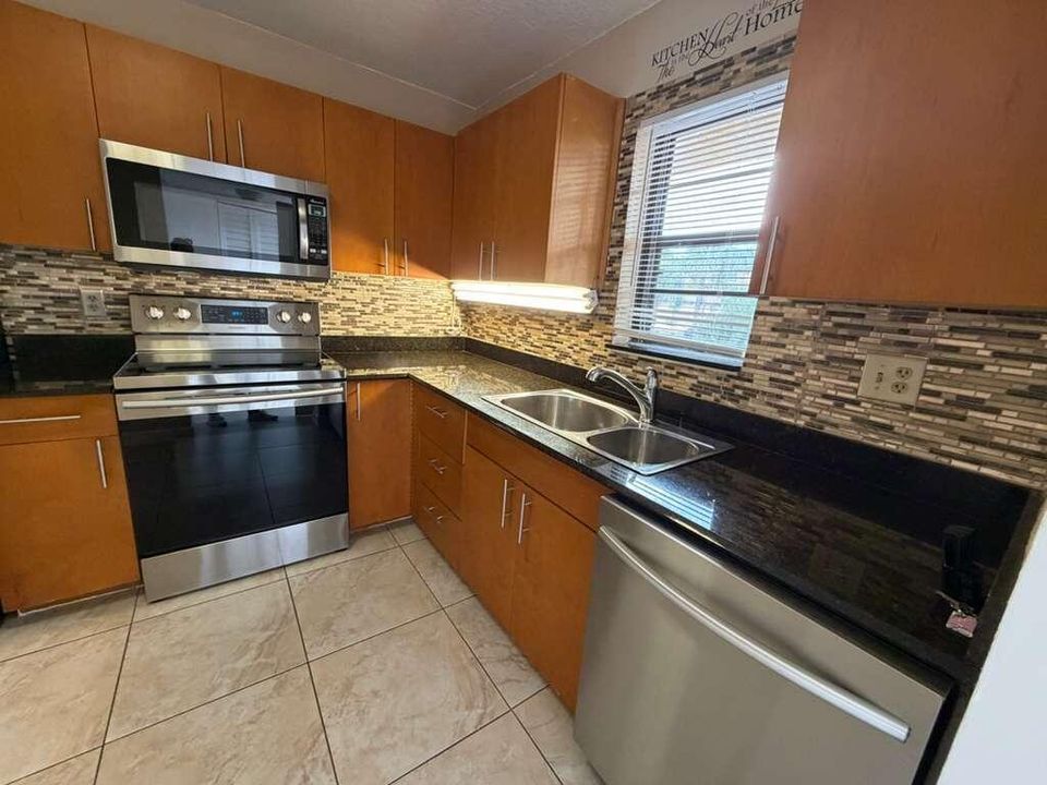 En Renta: $1,900 (2 camas, 2 baños, 900 Pies cuadrados)