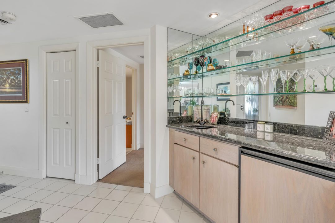 待售: $949,000 (3 贝兹, 3 浴室, 2379 平方英尺)