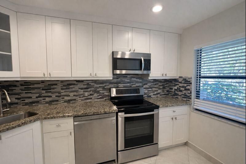 For Sale: $399,000 (3 beds, 2 baths, 1411 Square Feet)