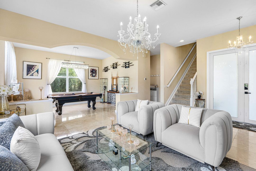 На продажу: $949,999 (6 спален, 4 ванн, 4428 Квадратных фут)