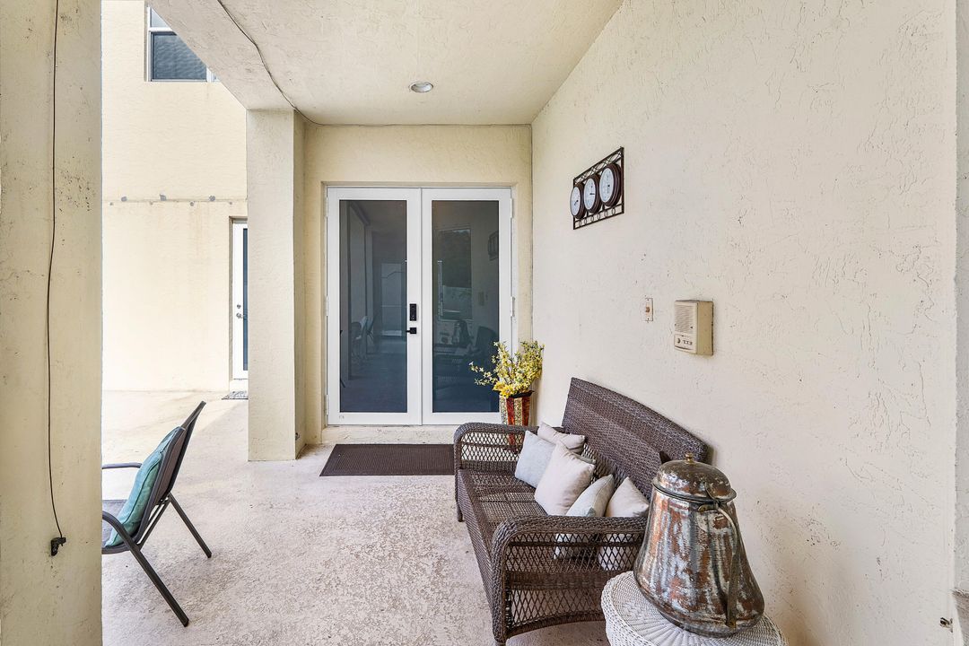 На продажу: $949,999 (6 спален, 4 ванн, 4428 Квадратных фут)