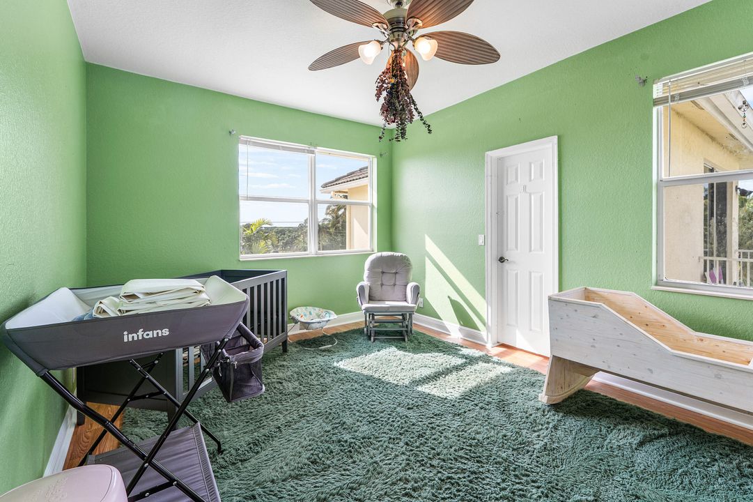 На продажу: $949,999 (6 спален, 4 ванн, 4428 Квадратных фут)