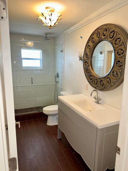 For Rent: $2,700 (2 beds, 2 baths, 1077 Square Feet)