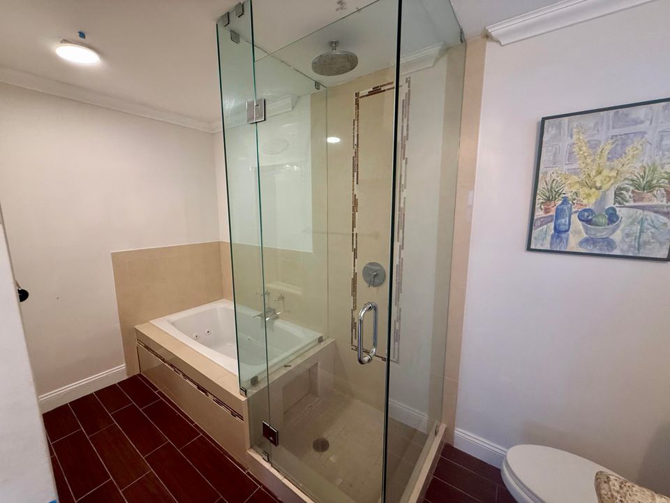 For Rent: $2,700 (2 beds, 2 baths, 1077 Square Feet)