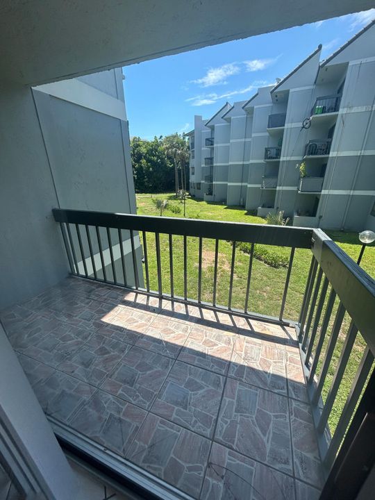 For Rent: $1,699 (2 beds, 2 baths, 1030 Square Feet)