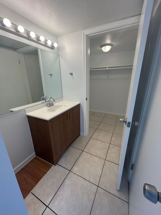 For Rent: $1,699 (2 beds, 2 baths, 1030 Square Feet)