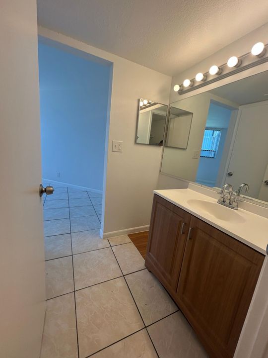 For Rent: $1,699 (2 beds, 2 baths, 1030 Square Feet)