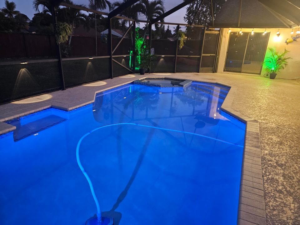 For Sale: $649,900 (3 beds, 2 baths, 1592 Square Feet)