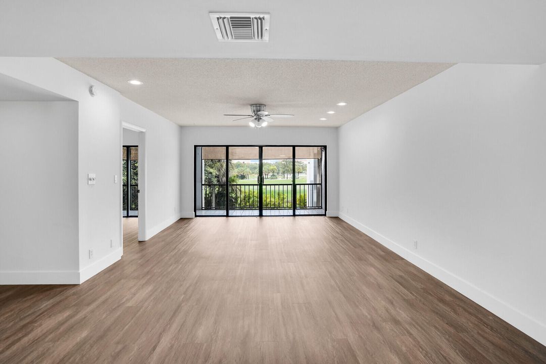 For Rent: $2,750 (2 beds, 2 baths, 1230 Square Feet)