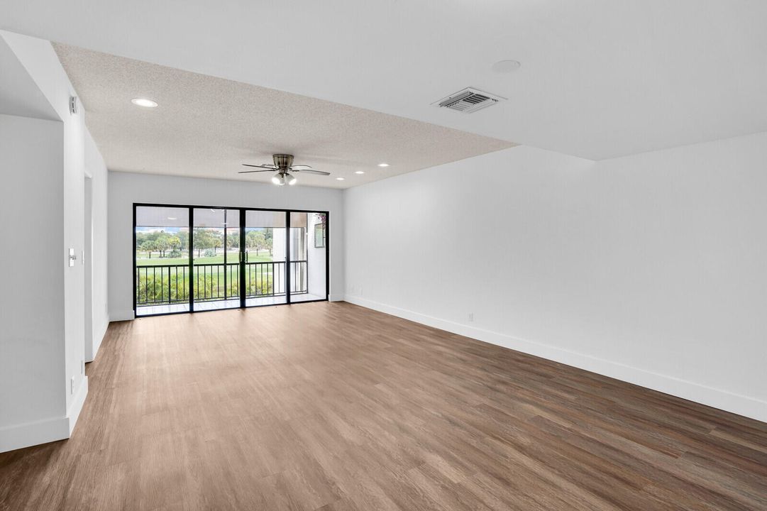 For Rent: $2,750 (2 beds, 2 baths, 1230 Square Feet)