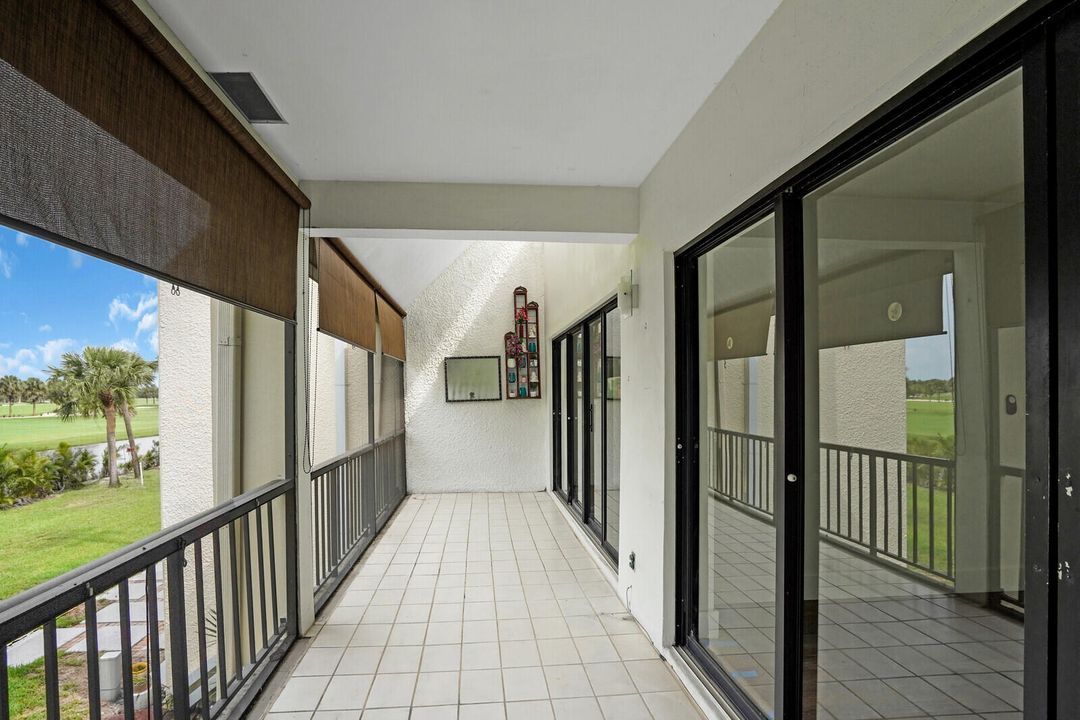 For Rent: $2,750 (2 beds, 2 baths, 1230 Square Feet)