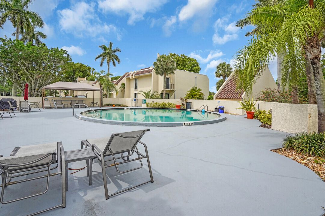 For Rent: $2,750 (2 beds, 2 baths, 1230 Square Feet)