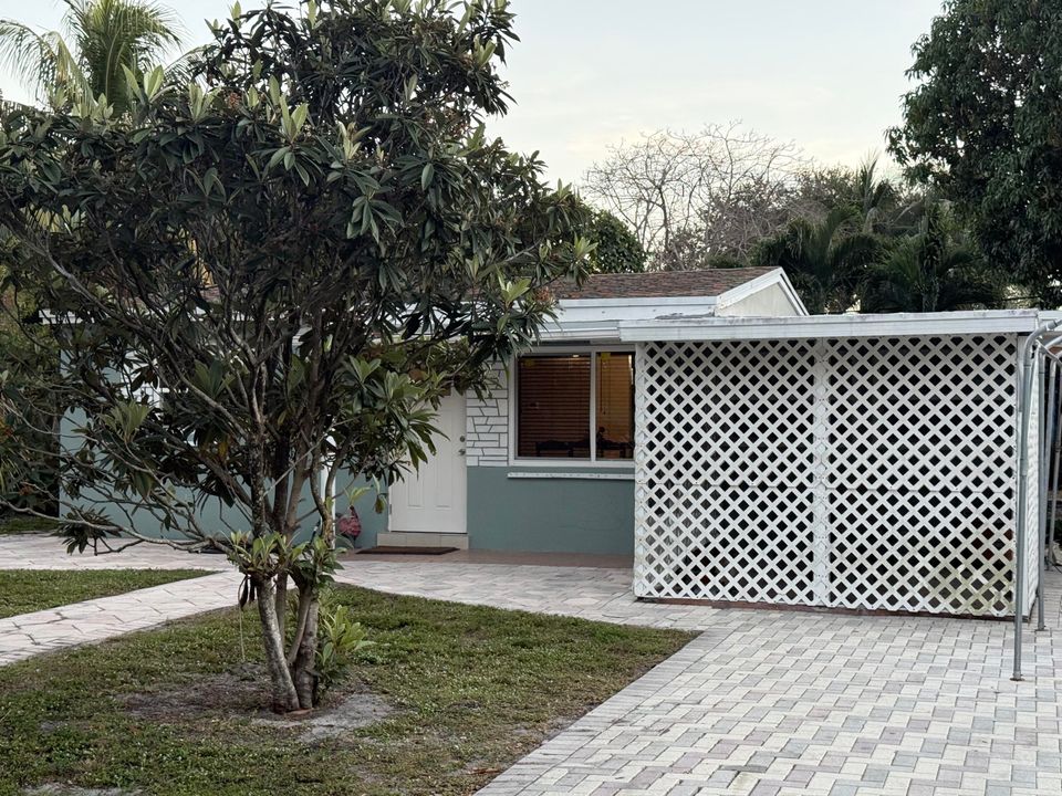 出租: $3,000 (3 贝兹, 2 浴室, 1164 平方英尺)