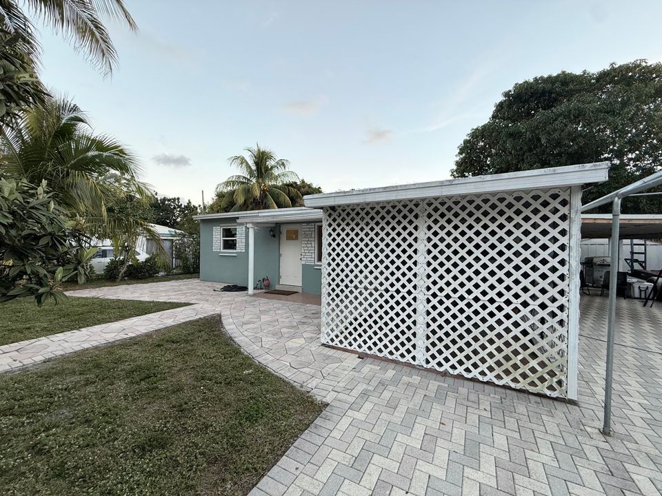 出租: $3,000 (3 贝兹, 2 浴室, 1164 平方英尺)