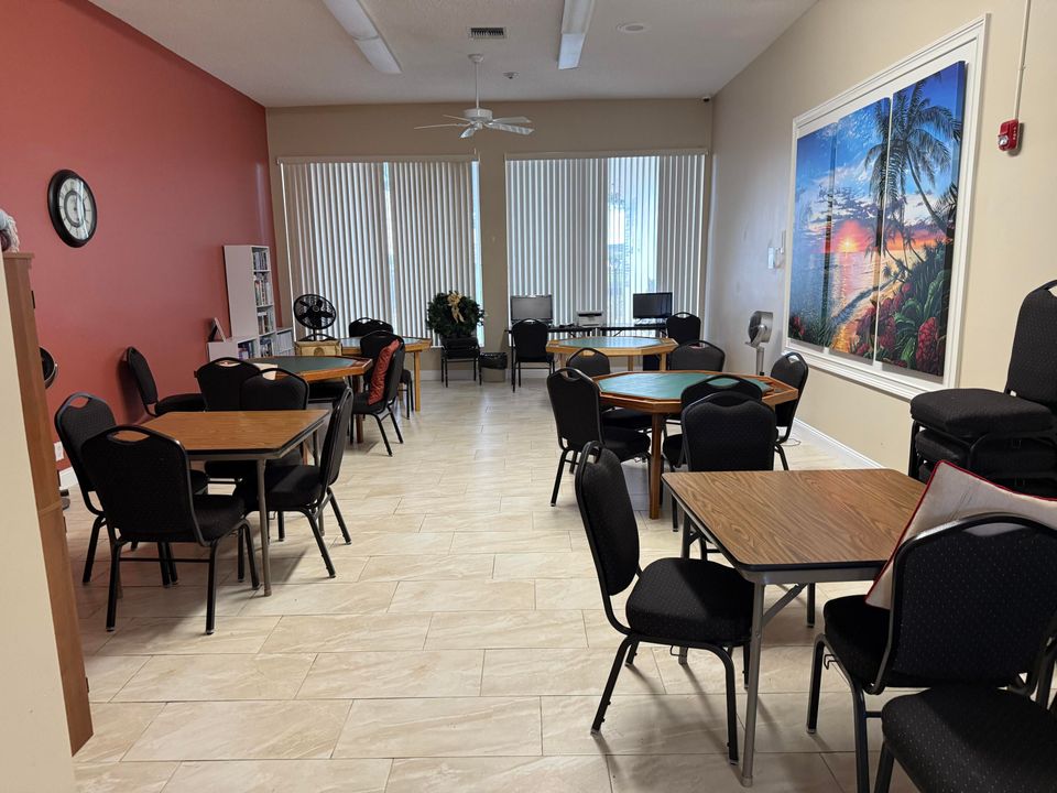 For Rent: $2,700 (2 beds, 2 baths, 1077 Square Feet)