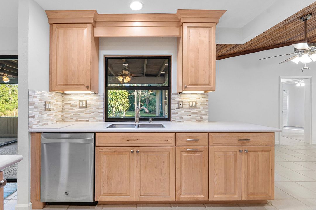 待售: $695,000 (3 贝兹, 2 浴室, 1720 平方英尺)