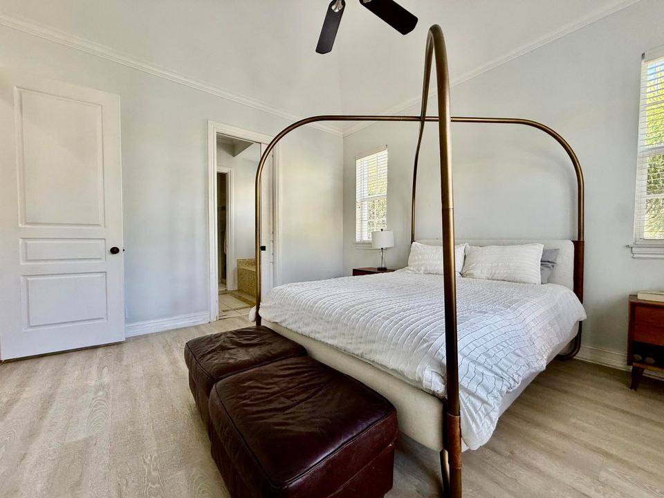 En Venta: $1,100,000 (3 camas, 3 baños, 2046 Pies cuadrados)