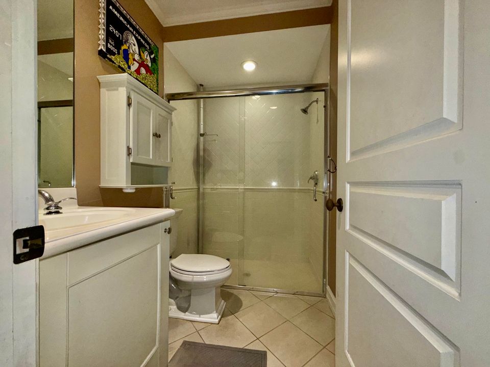 En Venta: $1,100,000 (3 camas, 3 baños, 2046 Pies cuadrados)