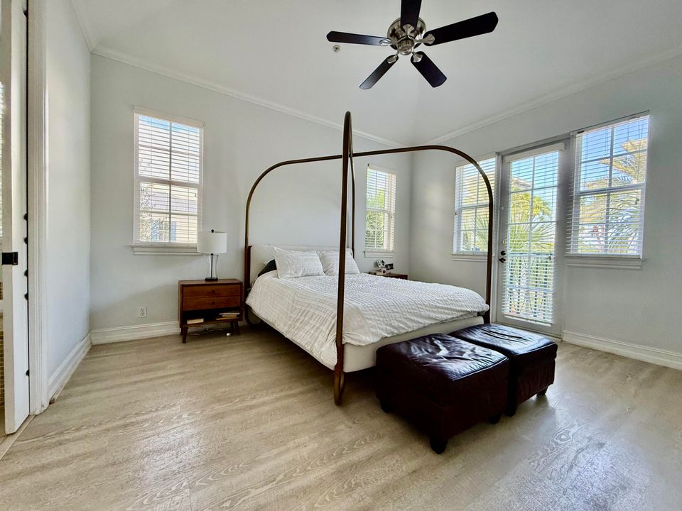 En Venta: $1,100,000 (3 camas, 3 baños, 2046 Pies cuadrados)