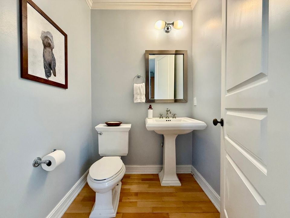 En Venta: $1,100,000 (3 camas, 3 baños, 2046 Pies cuadrados)