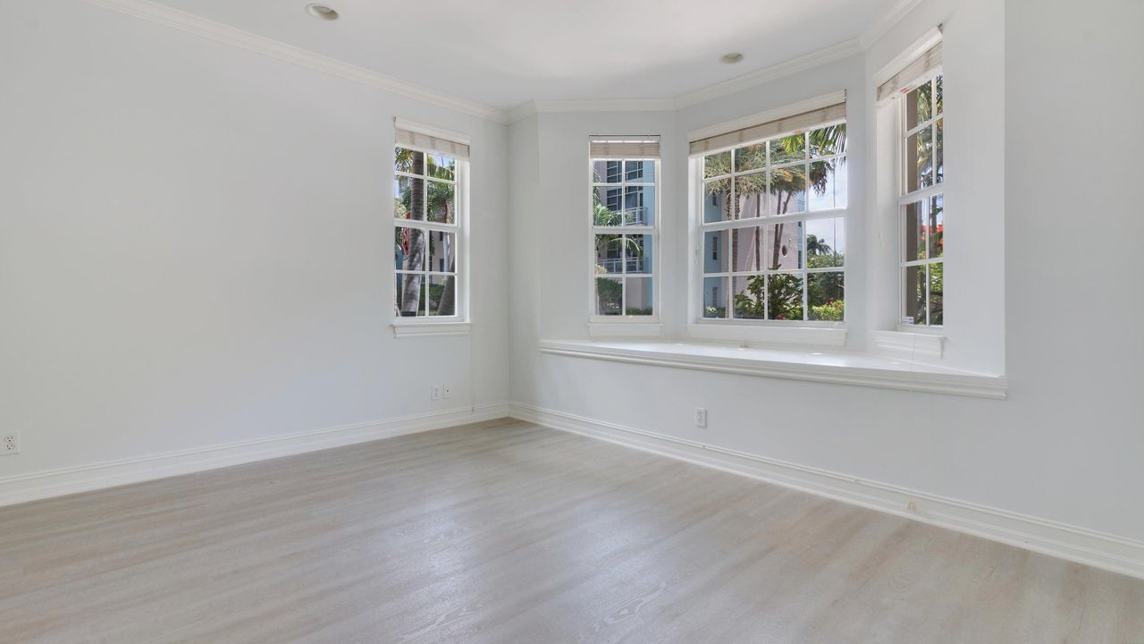 En Venta: $1,100,000 (3 camas, 3 baños, 2046 Pies cuadrados)