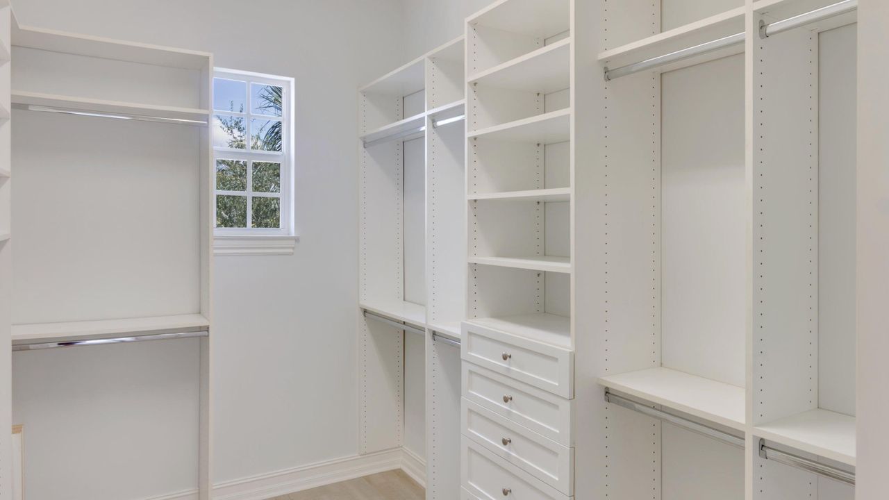 En Venta: $1,100,000 (3 camas, 3 baños, 2046 Pies cuadrados)