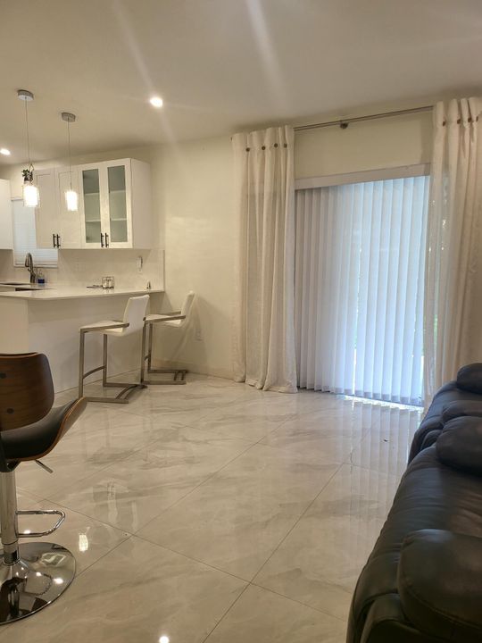 待售: $589,000 (4 贝兹, 2 浴室, 1589 平方英尺)